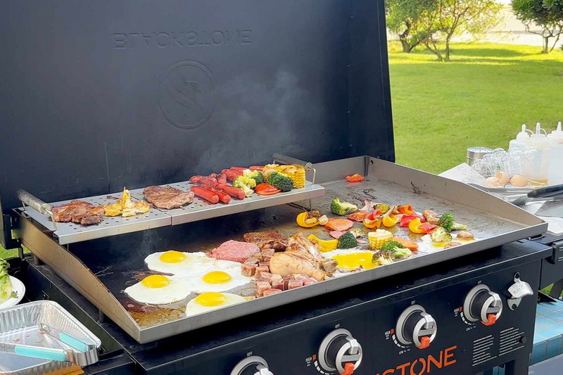 Cad iad na hUirlis&iacute; a Chaithfidh a bheith acu le haghaidh Grill Blackstone?